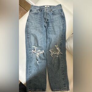 A golde new without tags jeans size 25